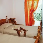 Rita & Helena كالامي