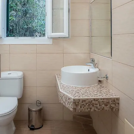 Rita & Helena Appartement Kalámi