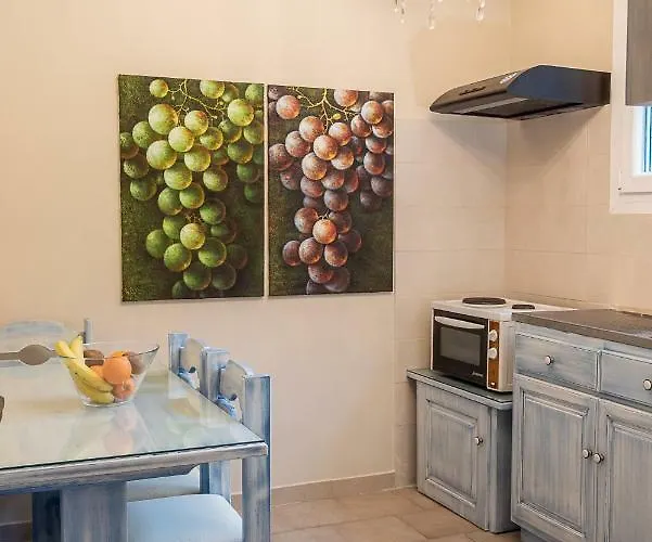 Rita & Helena 아파트 *